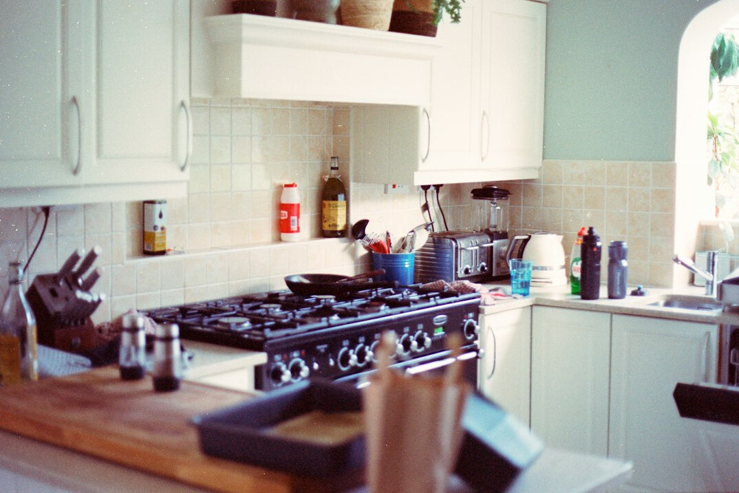 tidy kitchen counters